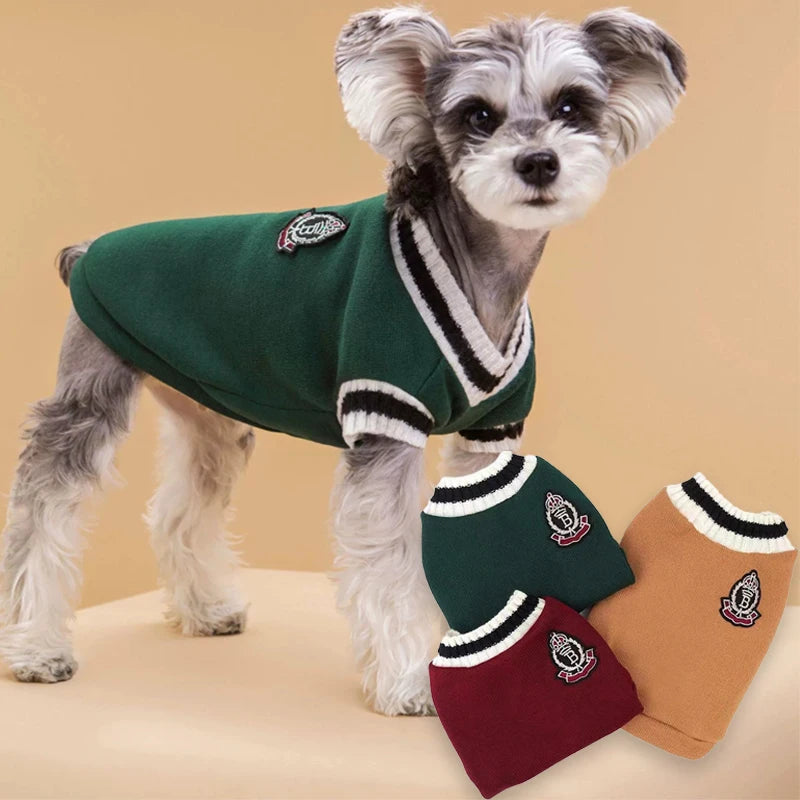 V-neck knit pet sweater detail
